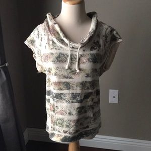 Women’s sleeveless shirt